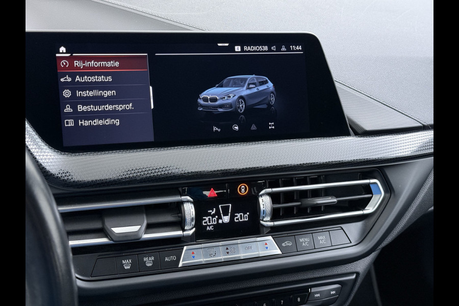 BMW 1-serie 118i AUT-7 Sport-Line Navi Ecc Live-Cockpit-Pro 1/2 Leer Sportstoelen Apple Carplay Android Auto Cruise Control Pdc Business Ed. DAB Lmv 17" Adap.Led Regen-Lichtsensor Isofix 1e Eigenaar Origineel Nederlandse Auto Dealeronderhouden