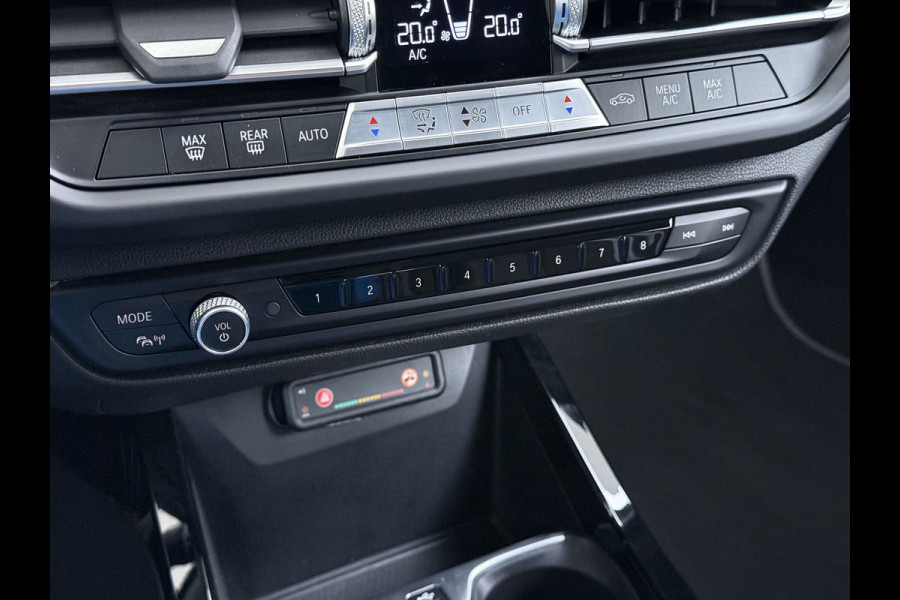 BMW 1-serie 118i AUT-7 Sport-Line Navi Ecc Live-Cockpit-Pro 1/2 Leer Sportstoelen Apple Carplay Android Auto Cruise Control Pdc Business Ed. DAB Lmv 17" Adap.Led Regen-Lichtsensor Isofix 1e Eigenaar Origineel Nederlandse Auto Dealeronderhouden
