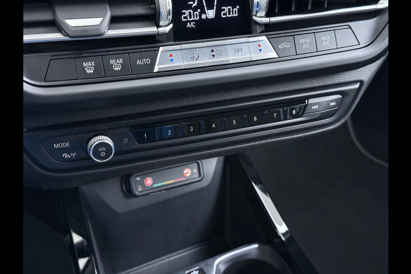 BMW 1-serie 118i AUT-7 Sport-Line Navi Ecc Live-Cockpit-Pro 1/2 Leer Sportstoelen Apple Carplay Android Auto Cruise Control Pdc Business Ed. DAB Lmv 17" Adap.Led Regen-Lichtsensor Isofix 1e Eigenaar Origineel Nederlandse Auto Dealeronderhouden