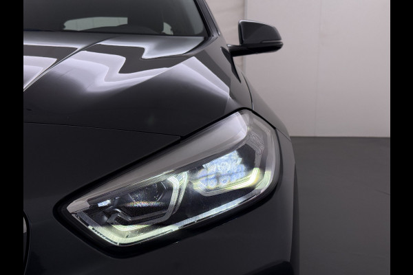 BMW 1-serie 118i AUT-7 Sport-Line Navi Ecc Live-Cockpit-Pro 1/2 Leer Sportstoelen Apple Carplay Android Auto Cruise Control Pdc Business Ed. DAB Lmv 17" Adap.Led Regen-Lichtsensor Isofix 1e Eigenaar Origineel Nederlandse Auto Dealeronderhouden