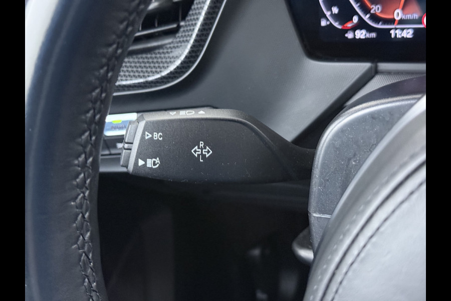 BMW 1-serie 118i AUT-7 Sport-Line Navi Ecc Live-Cockpit-Pro 1/2 Leer Sportstoelen Apple Carplay Android Auto Cruise Control Pdc Business Ed. DAB Lmv 17" Adap.Led Regen-Lichtsensor Isofix 1e Eigenaar Origineel Nederlandse Auto Dealeronderhouden