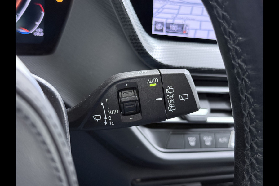 BMW 1-serie 118i AUT-7 Sport-Line Navi Ecc Live-Cockpit-Pro 1/2 Leer Sportstoelen Apple Carplay Android Auto Cruise Control Pdc Business Ed. DAB Lmv 17" Adap.Led Regen-Lichtsensor Isofix 1e Eigenaar Origineel Nederlandse Auto Dealeronderhouden