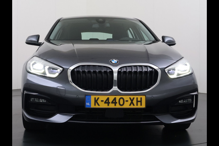 BMW 1-serie 118i AUT-7 Sport-Line Navi Ecc Live-Cockpit-Pro 1/2 Leer Sportstoelen Apple Carplay Android Auto Cruise Control Pdc Business Ed. DAB Lmv 17" Adap.Led Regen-Lichtsensor Isofix 1e Eigenaar Origineel Nederlandse Auto Dealeronderhouden