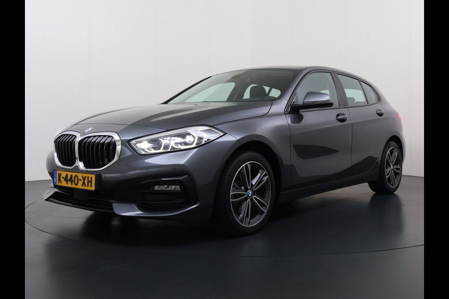 BMW 1-serie 118i AUT-7 Sport-Line Navi Ecc Live-Cockpit-Pro 1/2 Leer Sportstoelen Apple Carplay Android Auto Cruise Control Pdc Business Ed. DAB Lmv 17" Adap.Led Regen-Lichtsensor Isofix 1e Eigenaar Origineel Nederlandse Auto Dealeronderhouden