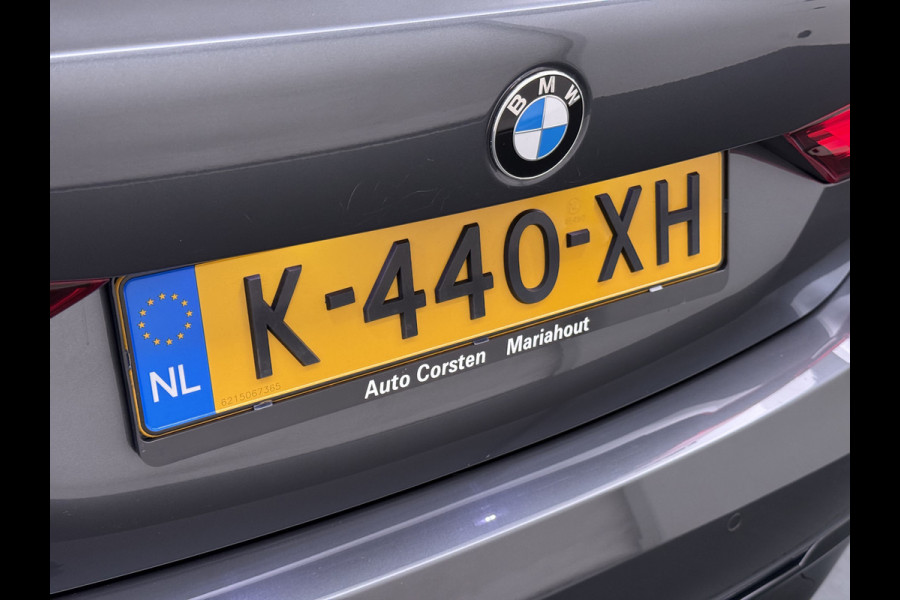 BMW 1-serie 118i AUT-7 Sport-Line Navi Ecc Live-Cockpit-Pro 1/2 Leer Sportstoelen Apple Carplay Android Auto Cruise Control Pdc Business Ed. DAB Lmv 17" Adap.Led Regen-Lichtsensor Isofix 1e Eigenaar Origineel Nederlandse Auto Dealeronderhouden