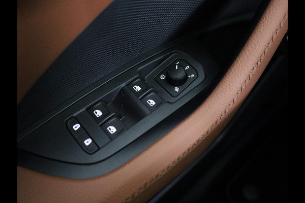 Škoda Kodiaq 1.5 TSI PHEV Business Edition Plus | Panoramadak | Trekhaak | Light & View | Adaptief onderstel | Canton Sound | Adaptive Cruise | Blind Spot |