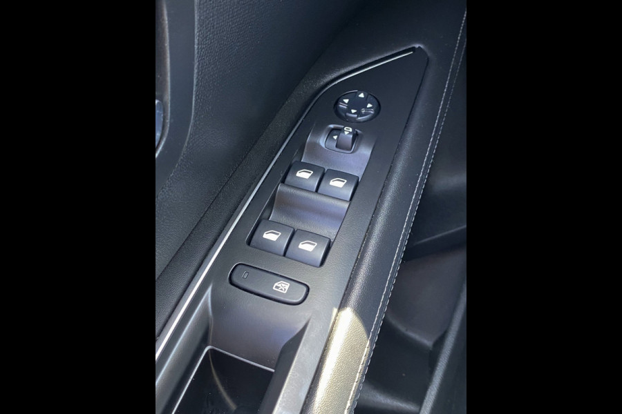 Peugeot 3008 1.2 PureTech Allure Pack 90.000KM - Navigatie / Apple Carplay I Airco I LED I DPC I Sport pakket I Dealer onderhouden