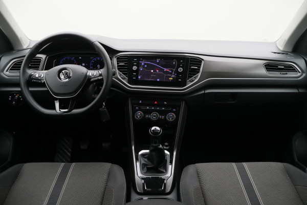 Volkswagen T-Roc 1.5 TSI Style Camera, ACC, Trekhaak, Apple Carplay, Climate, Lane Assist, PDC