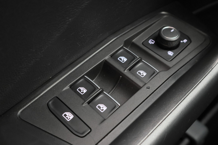 Volkswagen T-Roc 1.5 TSI Style Camera, ACC, Trekhaak, Apple Carplay, Climate, Lane Assist, PDC