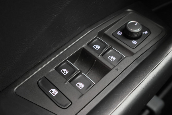 Volkswagen T-Roc 1.5 TSI Style Camera, ACC, Trekhaak, Apple Carplay, Climate, Lane Assist, PDC