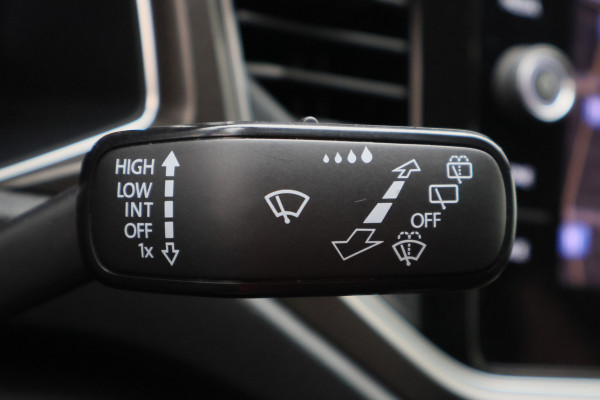 Volkswagen T-Roc 1.5 TSI Style Camera, ACC, Trekhaak, Apple Carplay, Climate, Lane Assist, PDC