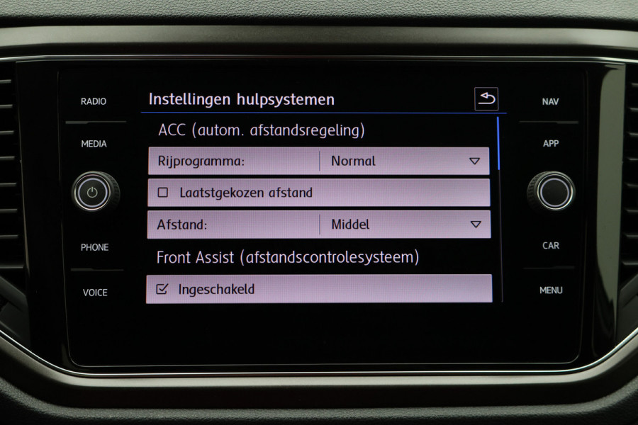 Volkswagen T-Roc 1.5 TSI Style Camera, ACC, Trekhaak, Apple Carplay, Climate, Lane Assist, PDC