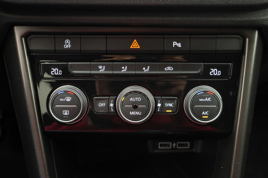 Volkswagen T-Roc 1.5 TSI Style Camera, ACC, Trekhaak, Apple Carplay, Climate, Lane Assist, PDC