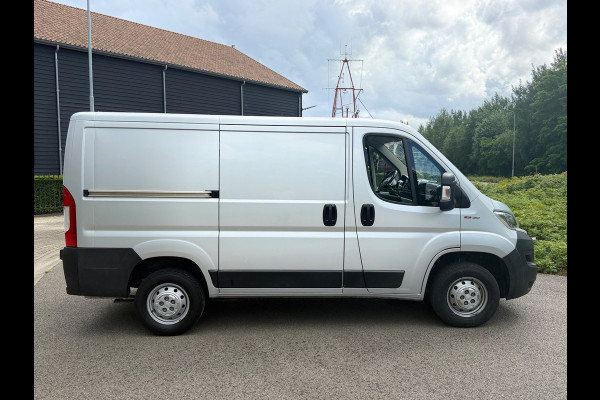Fiat Ducato 30 2.3 MultiJet 130PK L1H1 AIRCO/ECC NAVIGATIE SCHUIFDEUR TREKHAAK