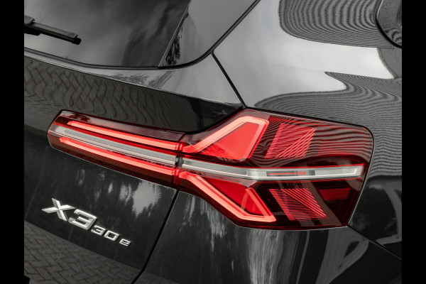 BMW X3 30e xDrive - M-Sport - Pano - Trekhaak - ACC - Head-up