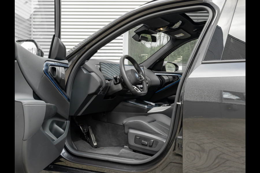 BMW X3 30e xDrive - M-Sport - Pano - Trekhaak - ACC - Head-up