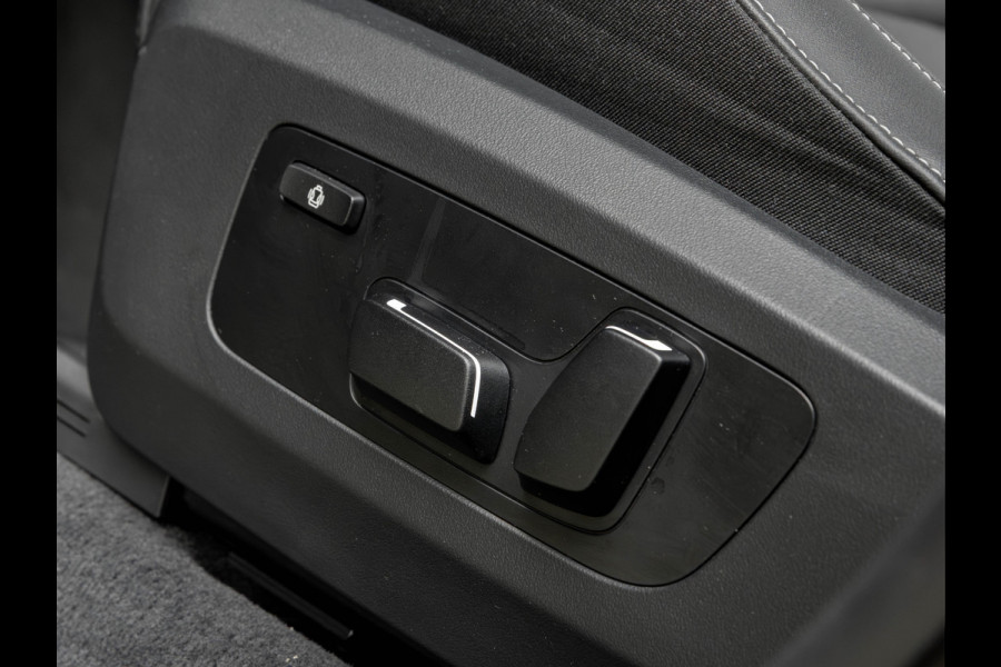 BMW X3 30e xDrive - M-Sport - Pano - Trekhaak - ACC - Head-up