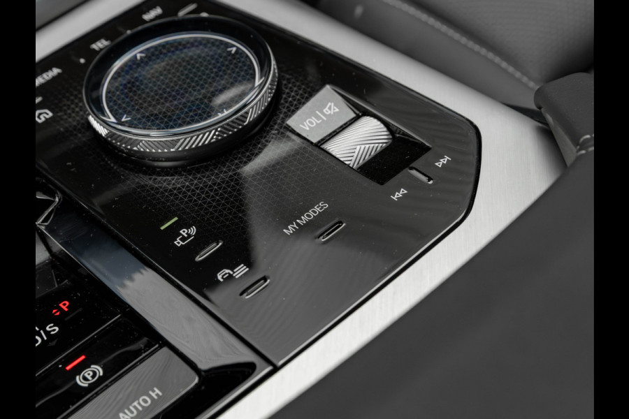 BMW X3 30e xDrive - M-Sport - Pano - Trekhaak - ACC - Head-up
