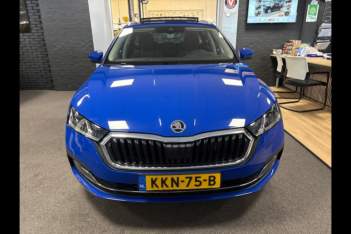 Škoda Octavia Combi 1.4 TSI iV PHEV style Business / panoramadak / stoel + stuur verwarming /
