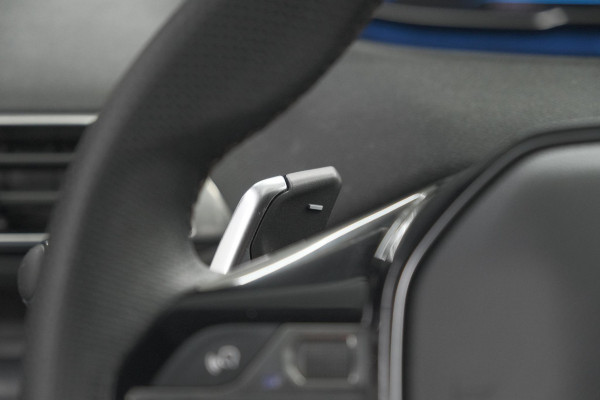 Peugeot 3008 PureTech 130 EAT8 GT | Camera | Dodehoekdetectie | Adaptieve Cruise Control