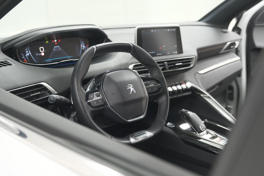 Peugeot 5008 PureTech 130 EAT8 GT-Line | Schuif-/Kanteldak | Trekhaak | Elektrische Kofferklep | Camera