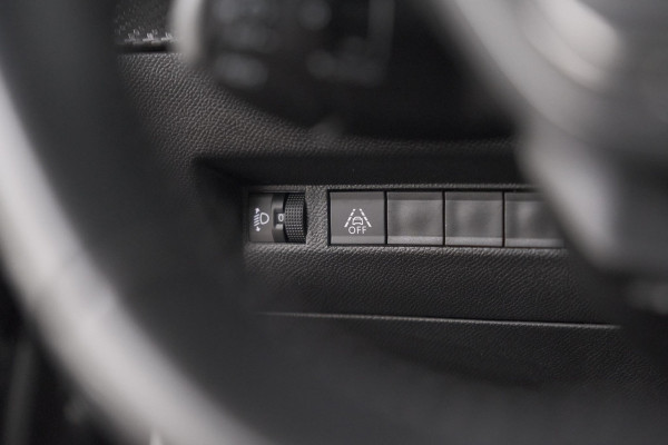 Peugeot 2008 PureTech 130 Blue Lease Allure | Camera | Apple Carplay | Parkeersensoren | Climate Control