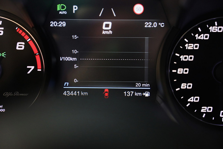 Alfa Romeo Stelvio 2.0 T AWD Veloce Ti / Carbon / Acc / Lane Assist / Dode Hoek / Camera / Open Panoramadak / Led / Pdc / 21 Inch