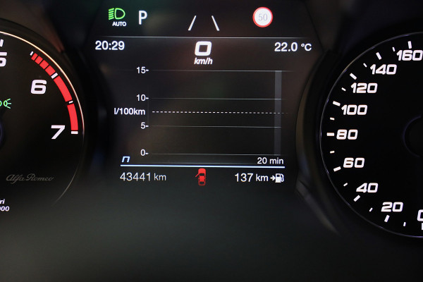 Alfa Romeo Stelvio 2.0 T AWD Veloce Ti / Carbon / Acc / Lane Assist / Dode Hoek / Camera / Open Panoramadak / Led / Pdc / 21 Inch