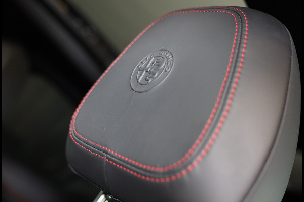 Alfa Romeo Stelvio 2.0 T AWD Veloce Ti / Carbon / Acc / Lane Assist / Dode Hoek / Camera / Open Panoramadak / Led / Pdc / 21 Inch