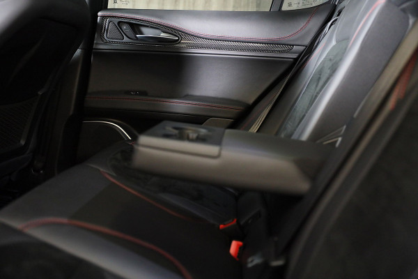 Alfa Romeo Stelvio 2.0 T AWD Veloce Ti / Carbon / Acc / Lane Assist / Dode Hoek / Camera / Open Panoramadak / Led / Pdc / 21 Inch