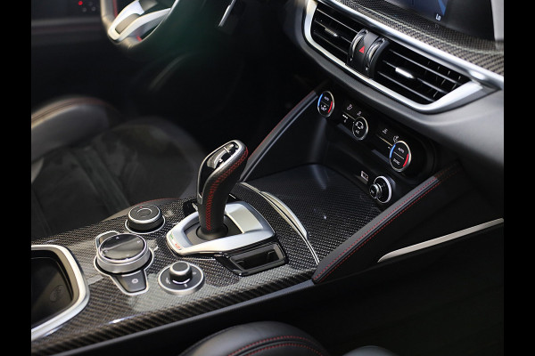 Alfa Romeo Stelvio 2.0 T AWD Veloce Ti / Carbon / Acc / Lane Assist / Dode Hoek / Camera / Open Panoramadak / Led / Pdc / 21 Inch