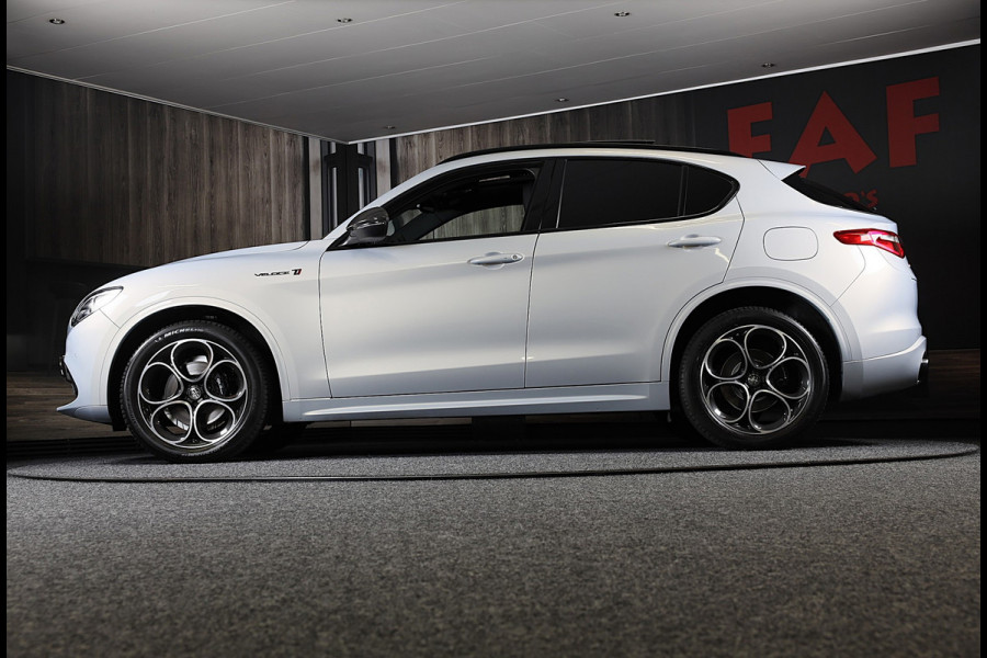 Alfa Romeo Stelvio 2.0 T AWD Veloce Ti / Carbon / Acc / Lane Assist / Dode Hoek / Camera / Open Panoramadak / Led / Pdc / 21 Inch