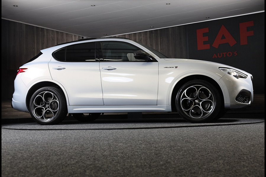 Alfa Romeo Stelvio 2.0 T AWD Veloce Ti / Carbon / Acc / Lane Assist / Dode Hoek / Camera / Open Panoramadak / Led / Pdc / 21 Inch