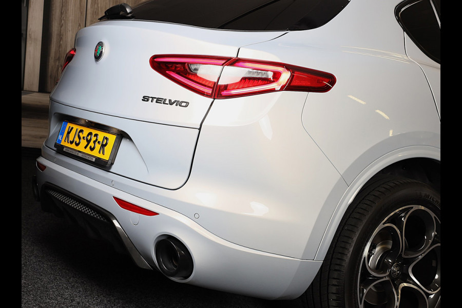 Alfa Romeo Stelvio 2.0 T AWD Veloce Ti / Carbon / Acc / Lane Assist / Dode Hoek / Camera / Open Panoramadak / Led / Pdc / 21 Inch