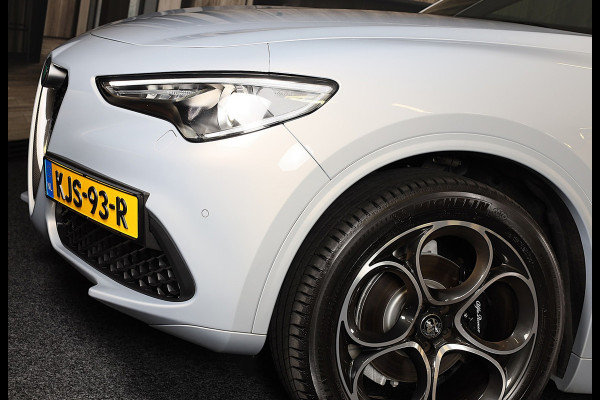 Alfa Romeo Stelvio 2.0 T AWD Veloce Ti / Carbon / Acc / Lane Assist / Dode Hoek / Camera / Open Panoramadak / Led / Pdc / 21 Inch