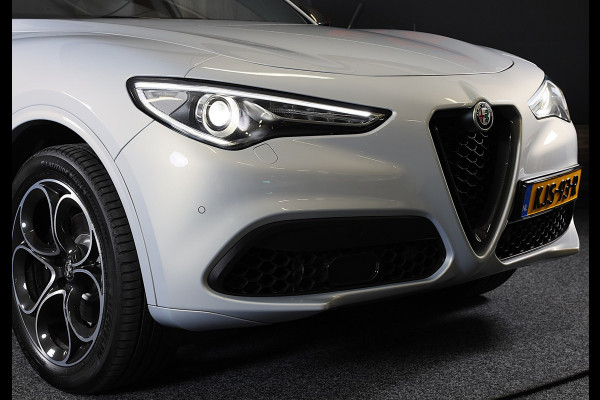 Alfa Romeo Stelvio 2.0 T AWD Veloce Ti / Carbon / Acc / Lane Assist / Dode Hoek / Camera / Open Panoramadak / Led / Pdc / 21 Inch