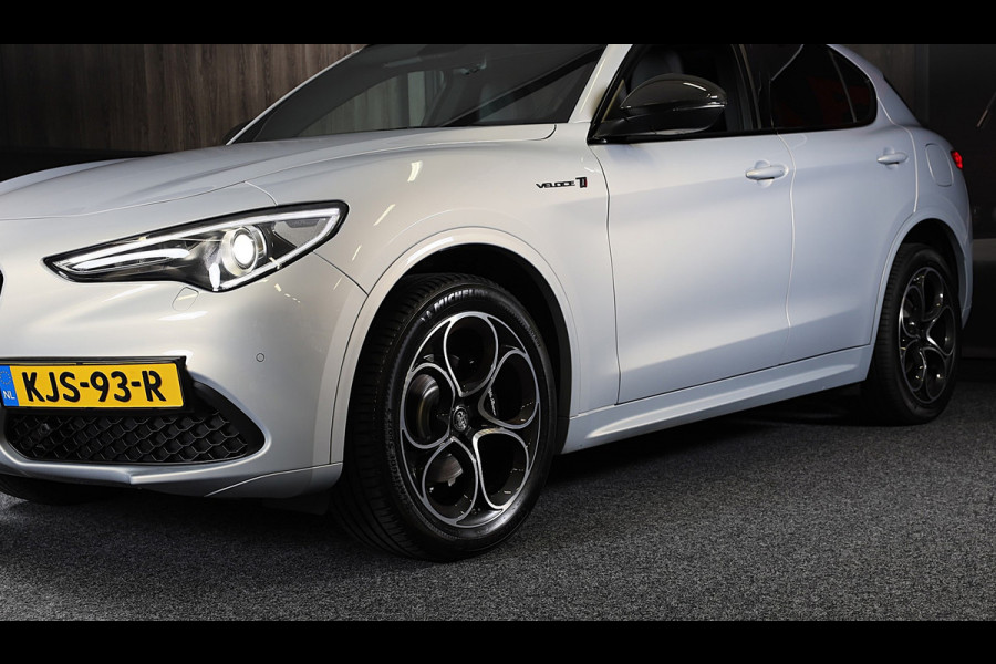 Alfa Romeo Stelvio 2.0 T AWD Veloce Ti / Carbon / Acc / Lane Assist / Dode Hoek / Camera / Open Panoramadak / Led / Pdc / 21 Inch