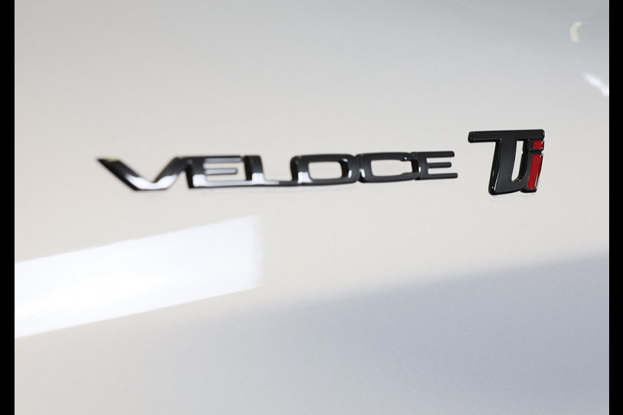Alfa Romeo Stelvio 2.0 T AWD Veloce Ti / Carbon / Acc / Lane Assist / Dode Hoek / Camera / Open Panoramadak / Led / Pdc / 21 Inch