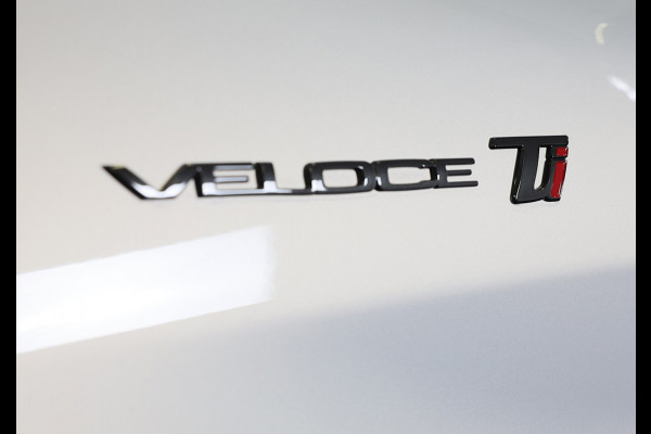Alfa Romeo Stelvio 2.0 T AWD Veloce Ti / Carbon / Acc / Lane Assist / Dode Hoek / Camera / Open Panoramadak / Led / Pdc / 21 Inch