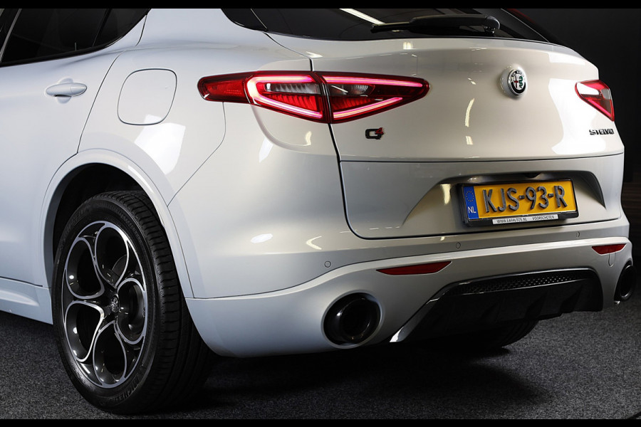 Alfa Romeo Stelvio 2.0 T AWD Veloce Ti / Carbon / Acc / Lane Assist / Dode Hoek / Camera / Open Panoramadak / Led / Pdc / 21 Inch