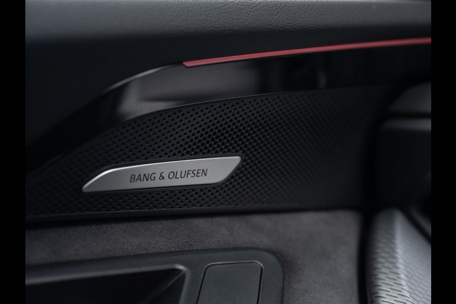 Audi Q5 2.0 TFSI e-hybrid quattro S edition | S-Seats | 367PK | B&O Sound | Head-Up | Memory | 360 Camera | Trekhaak | Keyless entree | Adaptive Cruise | Ambiance interieur | MMI bijrijder display