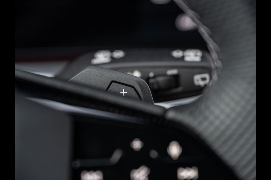 Audi Q5 2.0 TFSI e-hybrid quattro S edition | S-Seats | 367PK | B&O Sound | Head-Up | Memory | 360 Camera | Trekhaak | Keyless entree | Adaptive Cruise | Ambiance interieur | MMI bijrijder display