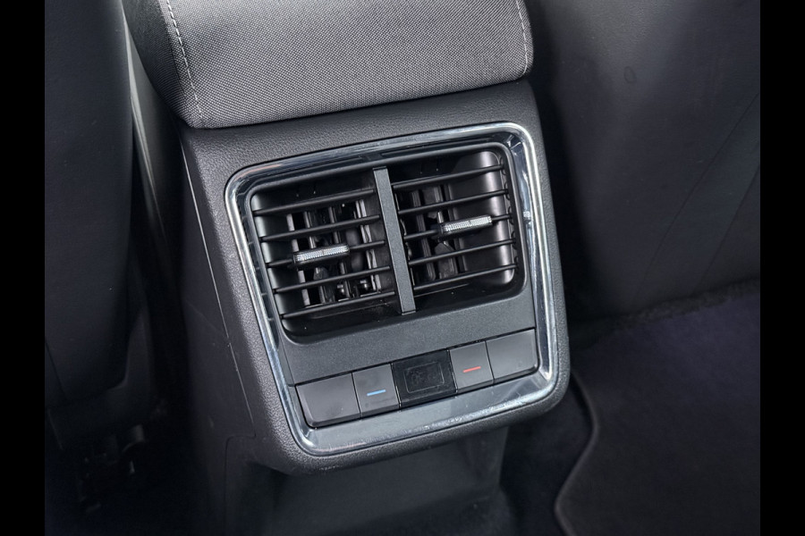 Škoda ENYAQ iV 80 Trekhaak SOH 95% Warmtepomp Adap.Cruise 3-Zone Ecc 360°Camera Stuur+Stoelverwarming Navi Ecc Pdc Draadloze telefoonlader Keyless Privacy Glas Lmv Led Apple Carplay Android Auto DAB P-Assist Dodehoek detectie File Asist 1.000KG Trekgewicht Origineel Nederlandse Auto