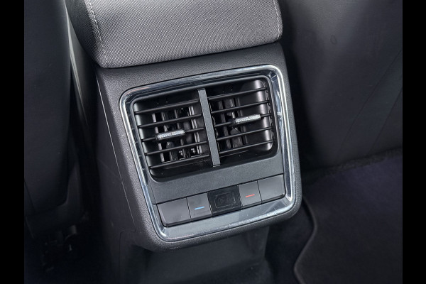 Škoda ENYAQ iV 80 Trekhaak SOH 95% Warmtepomp Adap.Cruise 3-Zone Ecc 360°Camera Stuur+Stoelverwarming Navi Ecc Pdc Draadloze telefoonlader Keyless Privacy Glas Lmv Led Apple Carplay Android Auto DAB P-Assist Dodehoek detectie File Asist 1.000KG Trekgewicht Origineel Nederlandse Auto