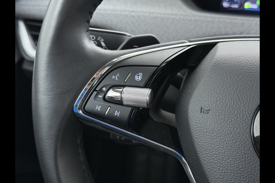 Škoda ENYAQ iV 80 Trekhaak SOH 95% Warmtepomp Adap.Cruise 3-Zone Ecc 360°Camera Stuur+Stoelverwarming Navi Ecc Pdc Draadloze telefoonlader Keyless Privacy Glas Lmv Led Apple Carplay Android Auto DAB P-Assist Dodehoek detectie File Asist 1.000KG Trekgewicht Origineel Nederlandse Auto