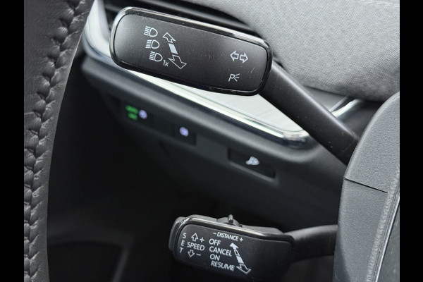 Škoda ENYAQ iV 80 Trekhaak SOH 95% Warmtepomp Adap.Cruise 3-Zone Ecc 360°Camera Stuur+Stoelverwarming Navi Ecc Pdc Draadloze telefoonlader Keyless Privacy Glas Lmv Led Apple Carplay Android Auto DAB P-Assist Dodehoek detectie File Asist 1.000KG Trekgewicht Origineel Nederlandse Auto
