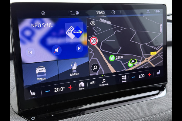 Škoda ENYAQ iV 80 Trekhaak SOH 95% Warmtepomp Adap.Cruise 3-Zone Ecc 360°Camera Stuur+Stoelverwarming Navi Ecc Pdc Draadloze telefoonlader Keyless Privacy Glas Lmv Led Apple Carplay Android Auto DAB P-Assist Dodehoek detectie File Asist 1.000KG Trekgewicht Origineel Nederlandse Auto