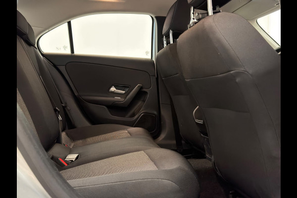 Mercedes-Benz A-Klasse 180 Limousine / 20" LM / Stoelverwarming