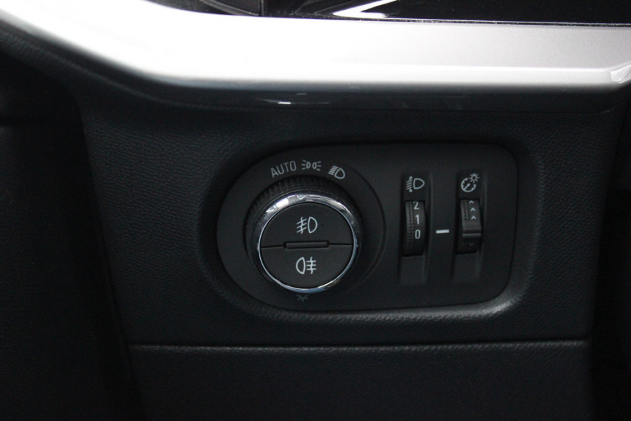 Opel Mokka Electric Level 5 50 kWh / Camera / CarPlay / Keyless / Sfeerverlichting / 18'' / Stoel+Stuurverwarming / Dodehoek / DAB / ACC / Warmtepomp