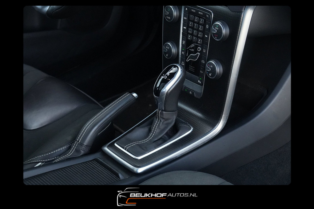 Volvo V40 1.5 T3 Polar+ Sport Pano Leer Cruise Xenon Led Cam